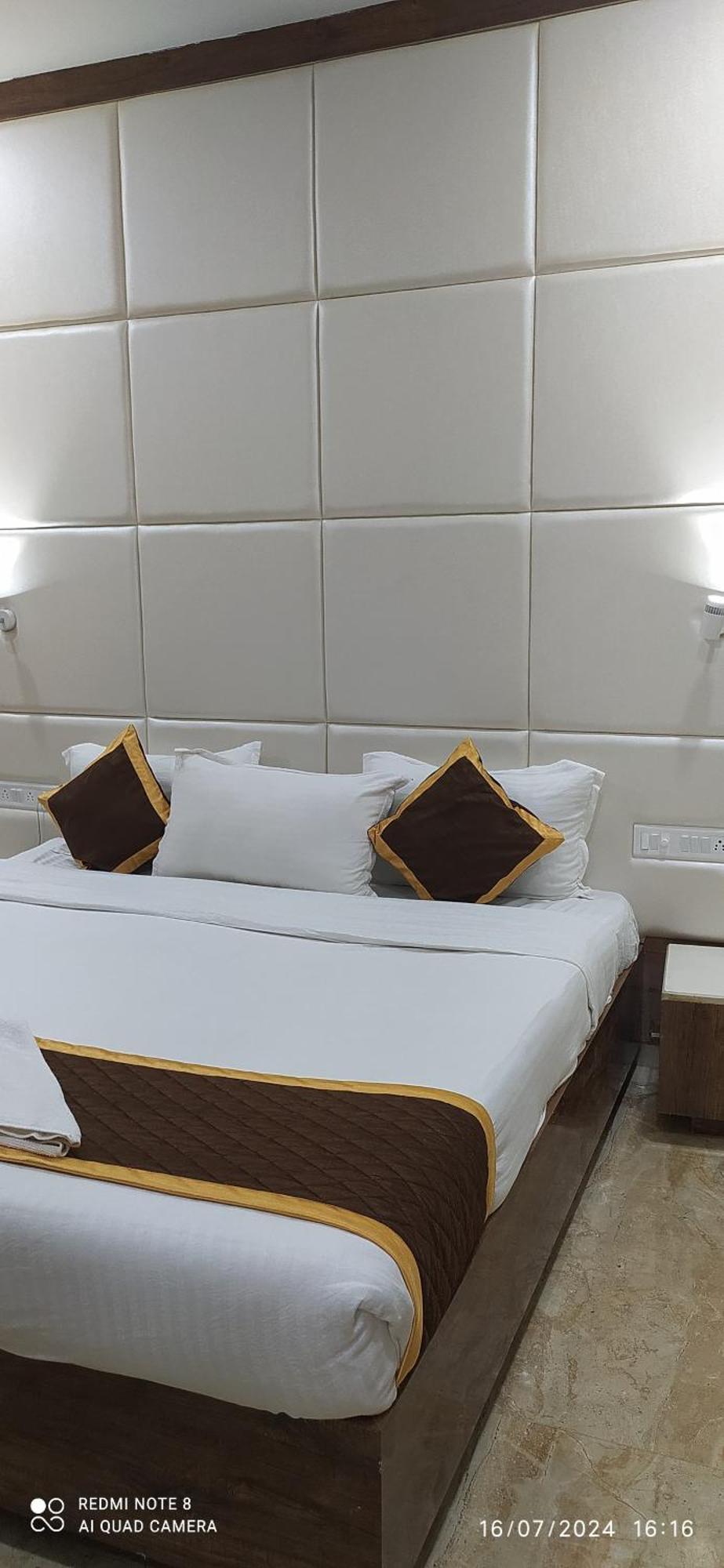 Grace Residency Chennai Airport Hotel Exterior foto